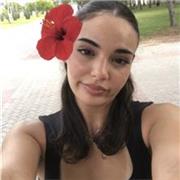 Profesora titulada con experiencia en la enseñanza de inglés, francés y árabe.